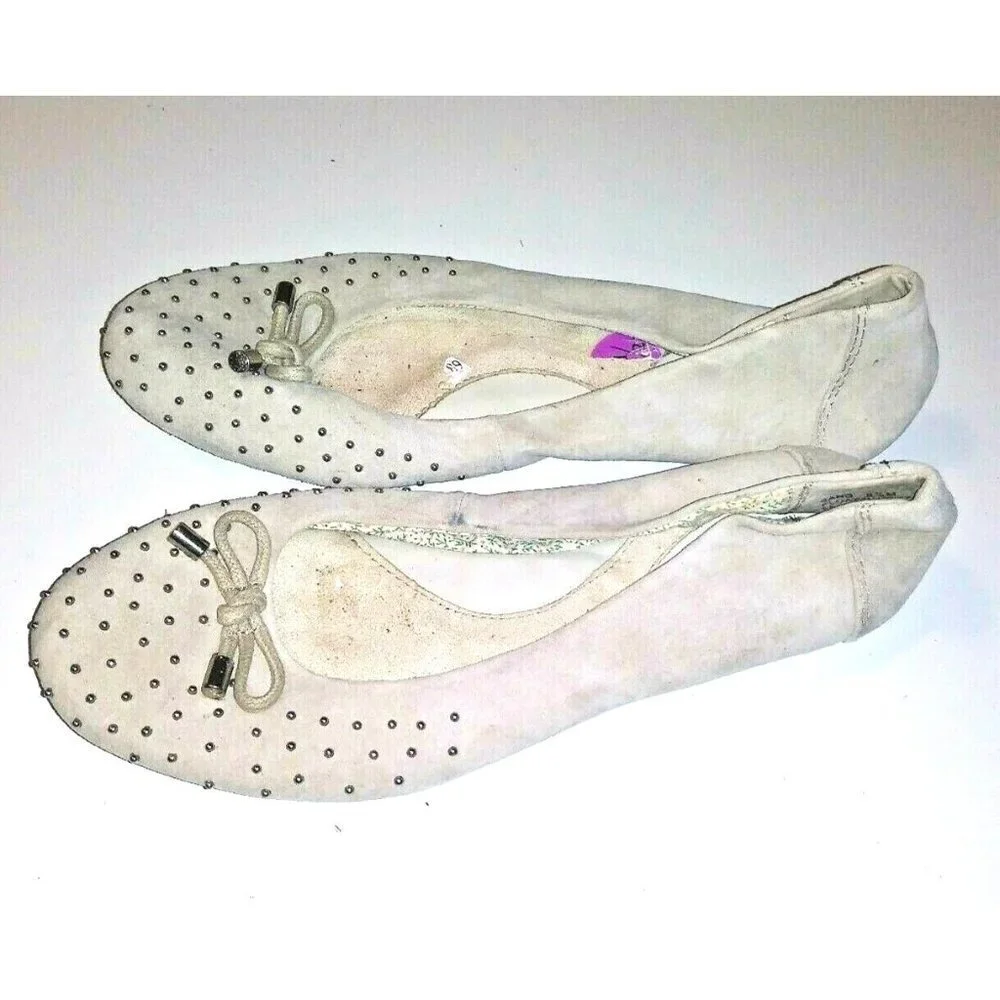 Cynthia Rowley Ballet Flats Sz 8.5 Womens Suede Nude/Beige studs SAND Float bow